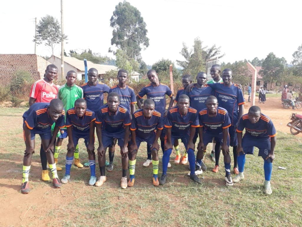 Samson and his team before a match